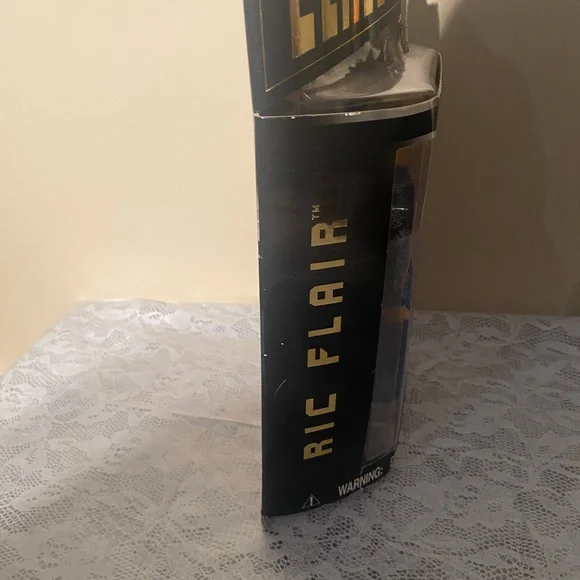 WWE Classic Superstars Ric Flair New Jakks 2005 Series 9 Blue Robe - Picture 6 of 11